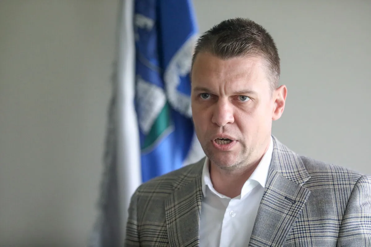 05-MenczerVamos-CSG_9432