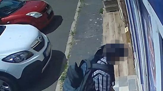 Villant a bökőkés: három nőre támadtak rá egy újszegedi szalonban