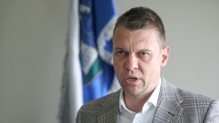 Menczer Tamás: "A kucsfigura Ruszin-Szendi Romulusz!"