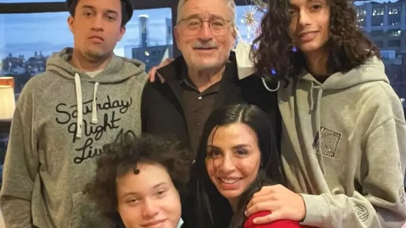 Robert De Niro 81 évesen minta apuka