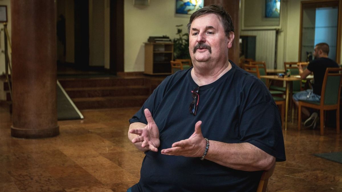 Visszatér a pornócsászár! Kovács István újra felnőttfilmeket forgat