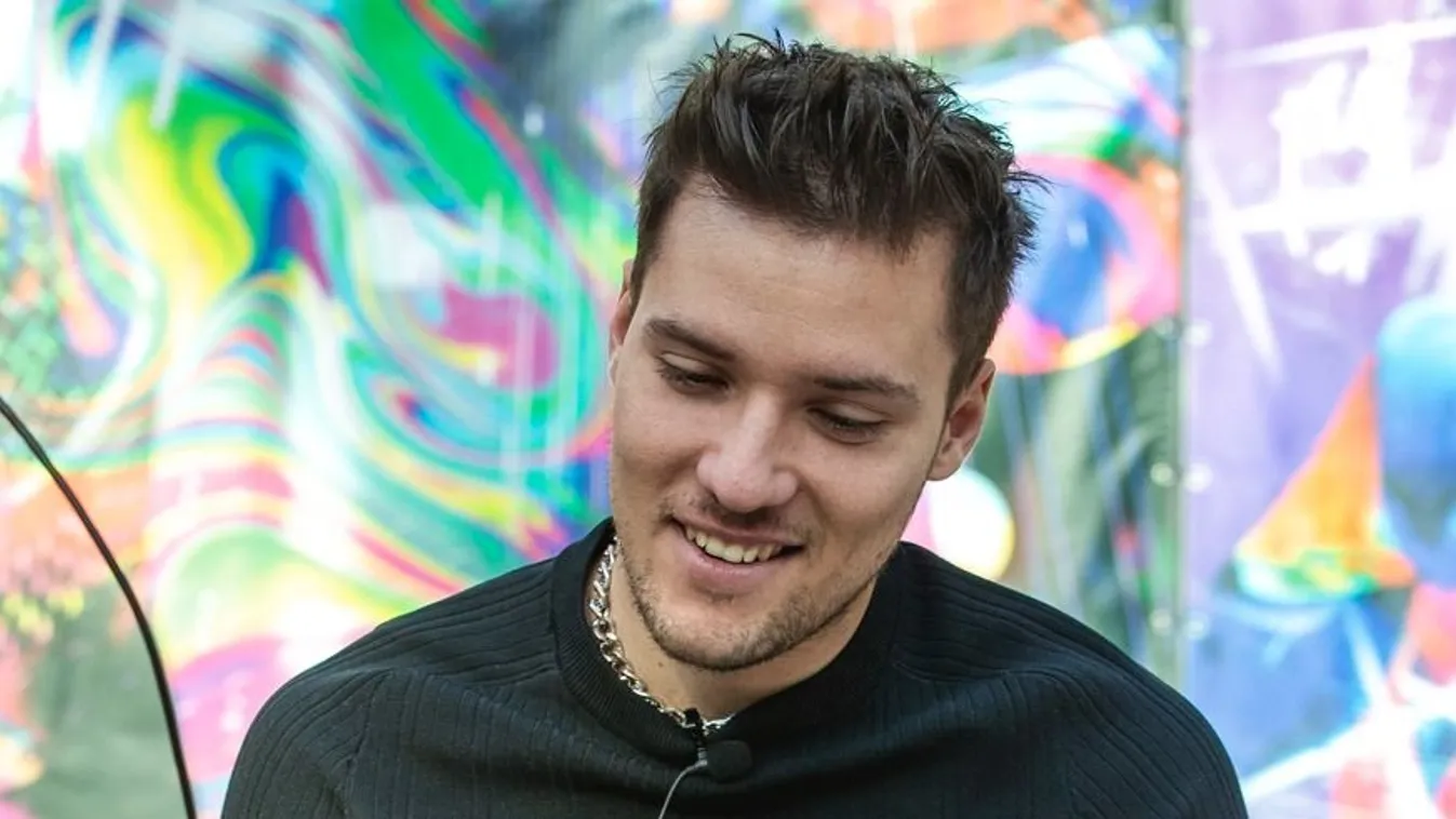 Valkusz Milán kifakadt, elege van az ismertségből