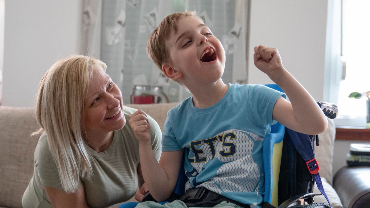 Hihetetlen, miből fedezi a különös betegséggel küzdő Zsombi fejlesztéseit édesanyja