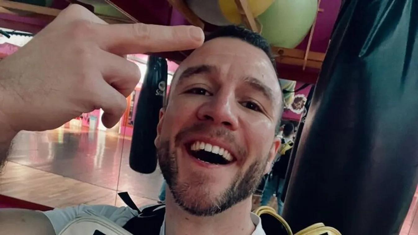 Az RTL nem hajlandó páros lábbal kirúgni Molnár Áront