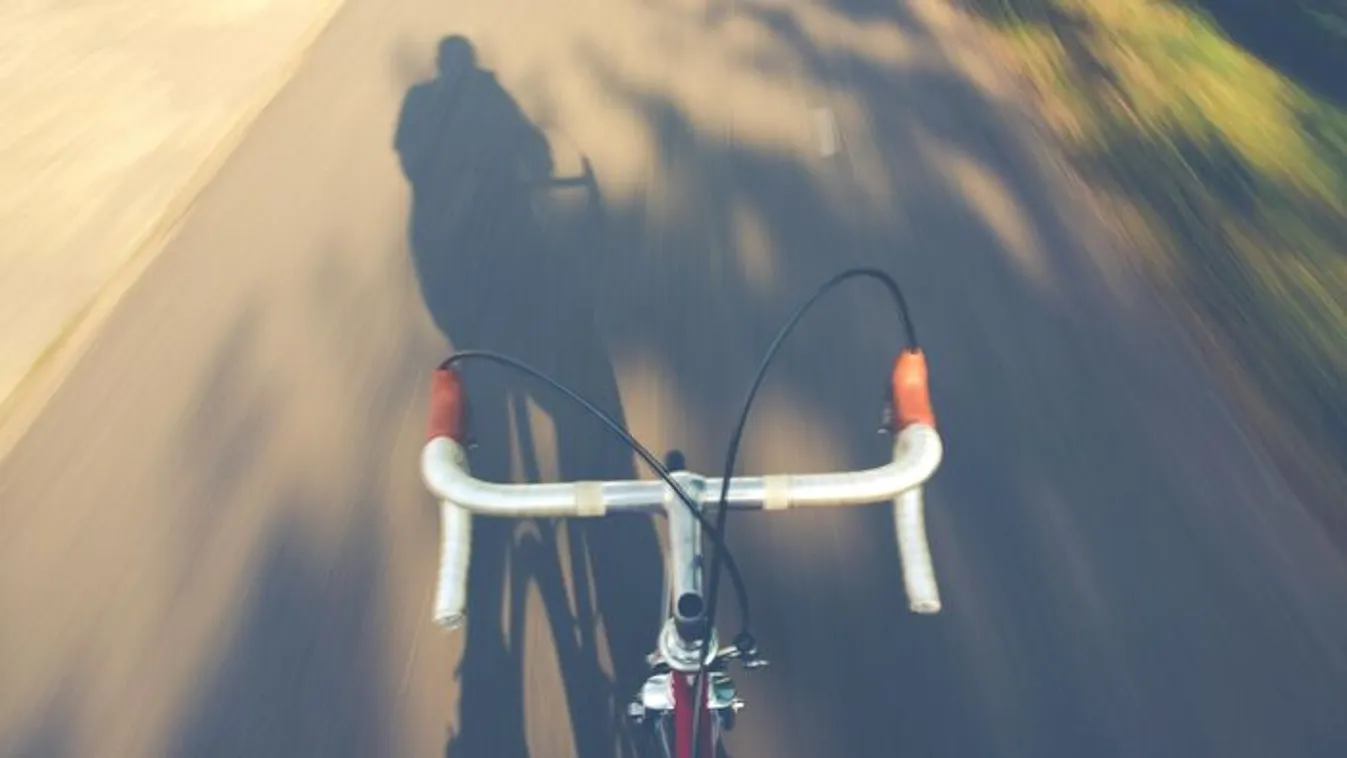 Brutális balesetet okozott egy biciklis magyar nyugdíjas