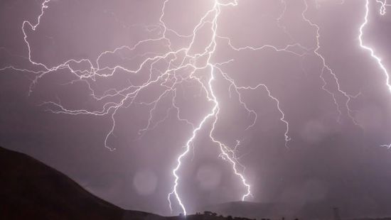 Jönnek a zivatarok! Az ország nagy részére riasztást adott ki a meteorológiai szolgálat