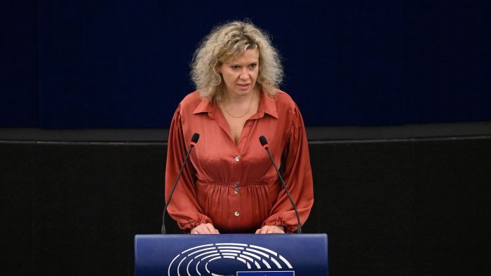 Hazaárulásnak nevezte Lázár János Kollár Kinga akcióját