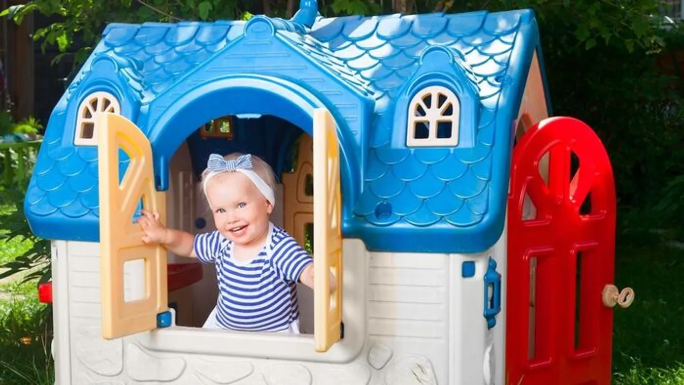 Kerti ház gyerekeknek, játszótér a szabadban