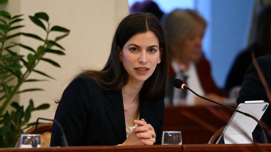 Szentkirályi Alexandra: Karácsony hazudik és a kormányra mutogat