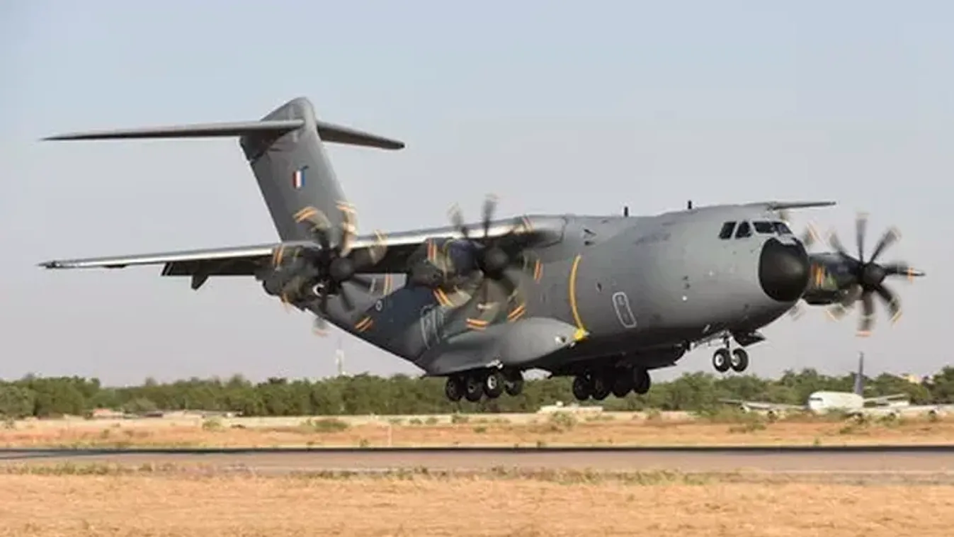 Franciaország mozgósítja katonai repülőgépeit