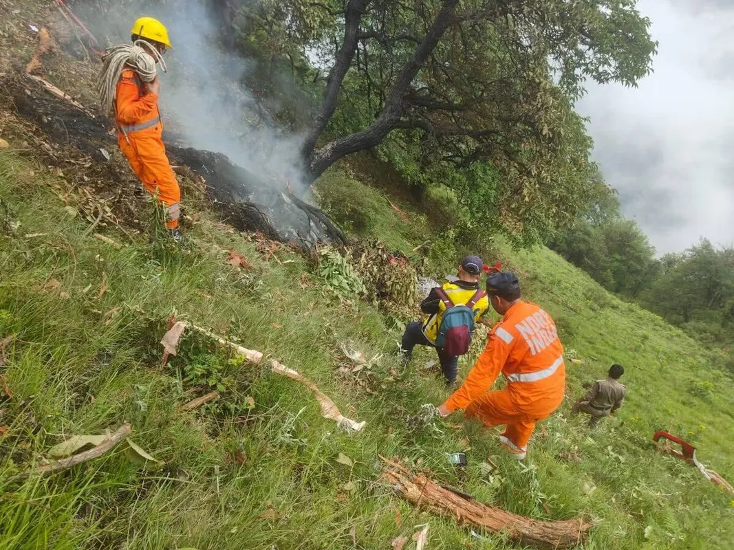 Újabb tragédia Indiában: zarándokokat szállító helikopter zuhant le