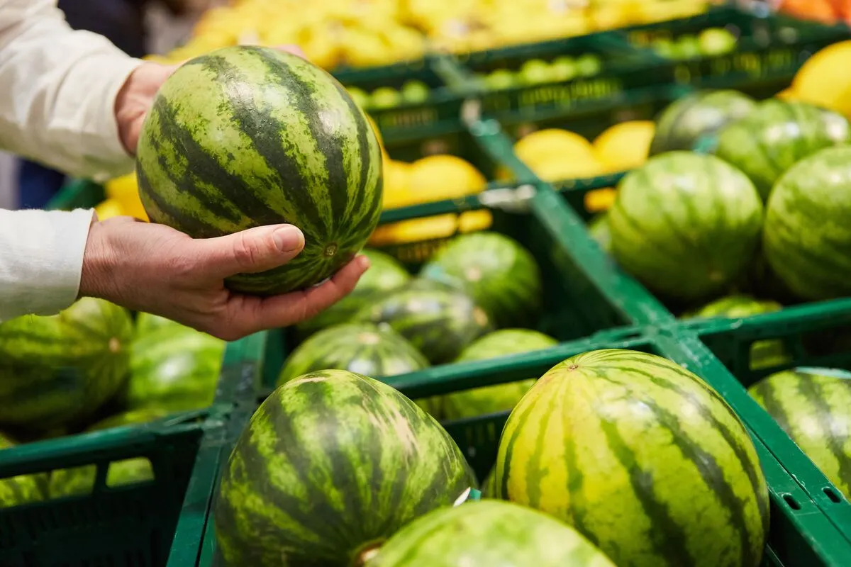 Több jelből is megtudhatod, az árusnál melyik az érett dinnye.