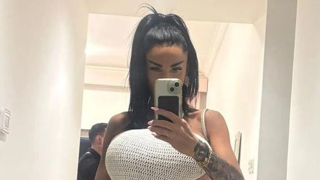 Kegyetlen nagyot villantott a sztáranyuka: bugyi nélkül, egy hálós ruhában kapták le