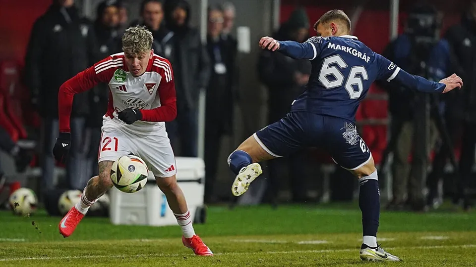 Az új szabályok értelmében a teljes meccsen kell öt magyarnak a pályán lennie