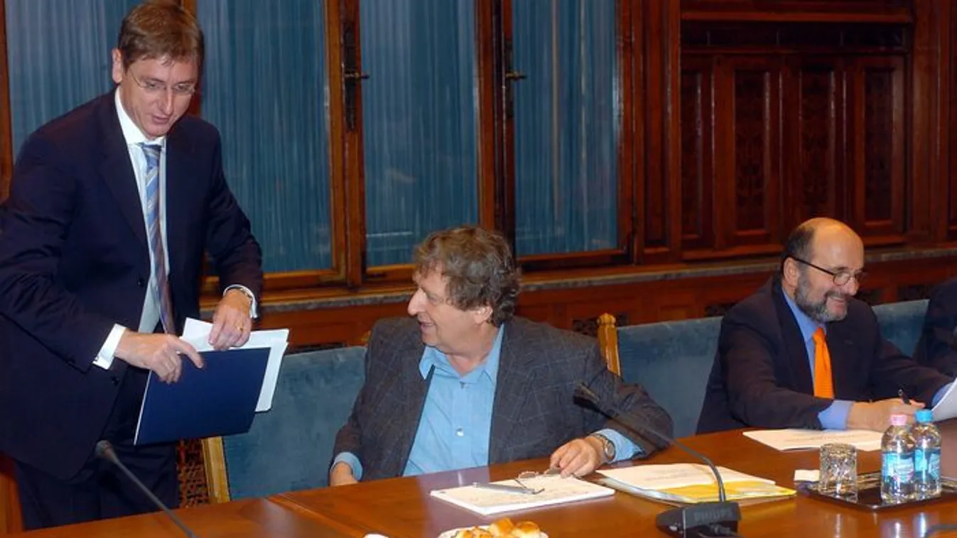 Ezek a baloldali milliárdosok pénzelik Magyar Pétert