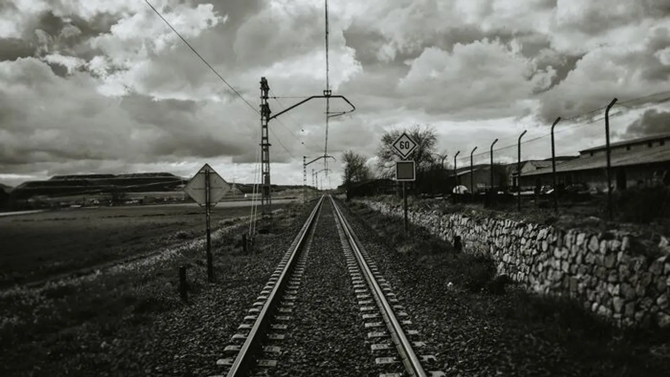 Százak gyászolják Imrét, akit a vonat alatt találtak holtan