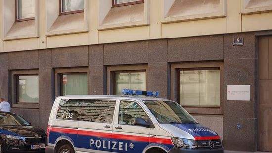 Szíriai férfiakat tartóztattak le Bécsben, miután a lakásukon eszméletlenül találtak egy osztrák lányt