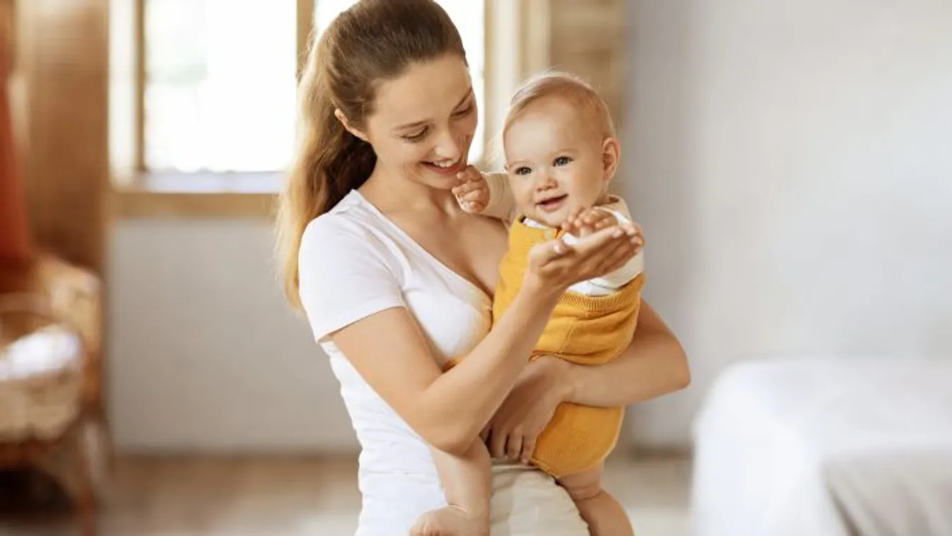 Inzultus ért egy gyermekét szoptató édesanyát