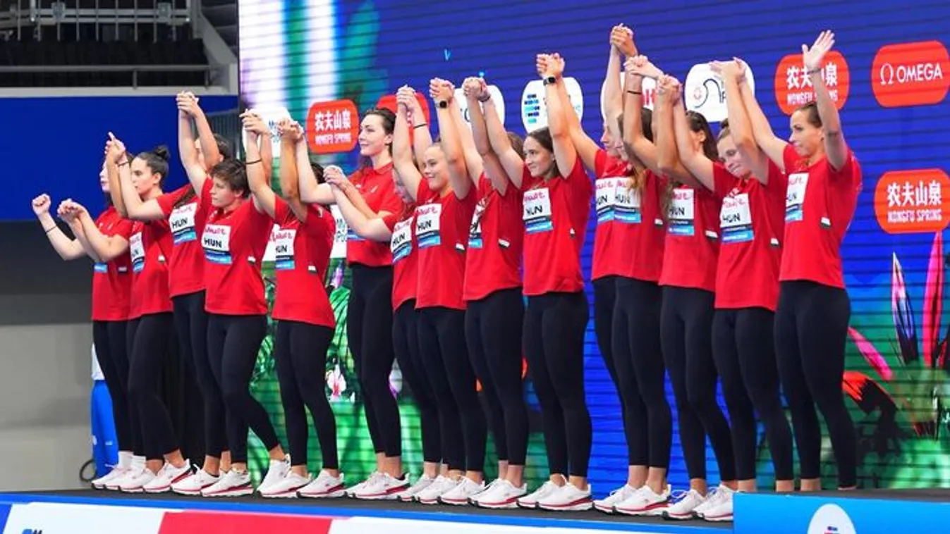 Végre újra mosolyognak a vízilabdás lányok - Fotók