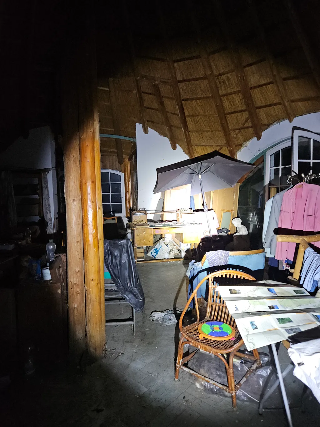 Az urbexesek sok kincset találtak a rejtélyes villában. 