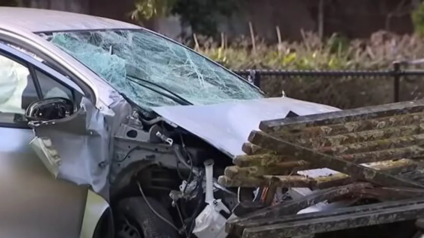 91 éves nő hajtott egy családba