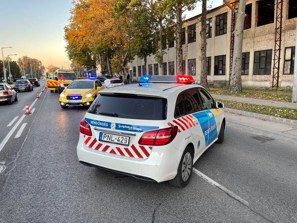 A sofőr és a rendőrök gyors reakciójának köszönhetően a nő megmenekült. 