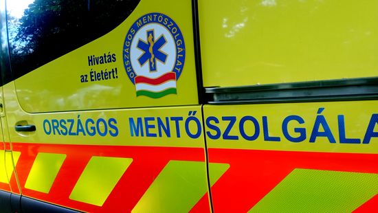 Teljes az útzár: súlyos baleset történt az M6-os autópályán, mentők a helyszínen