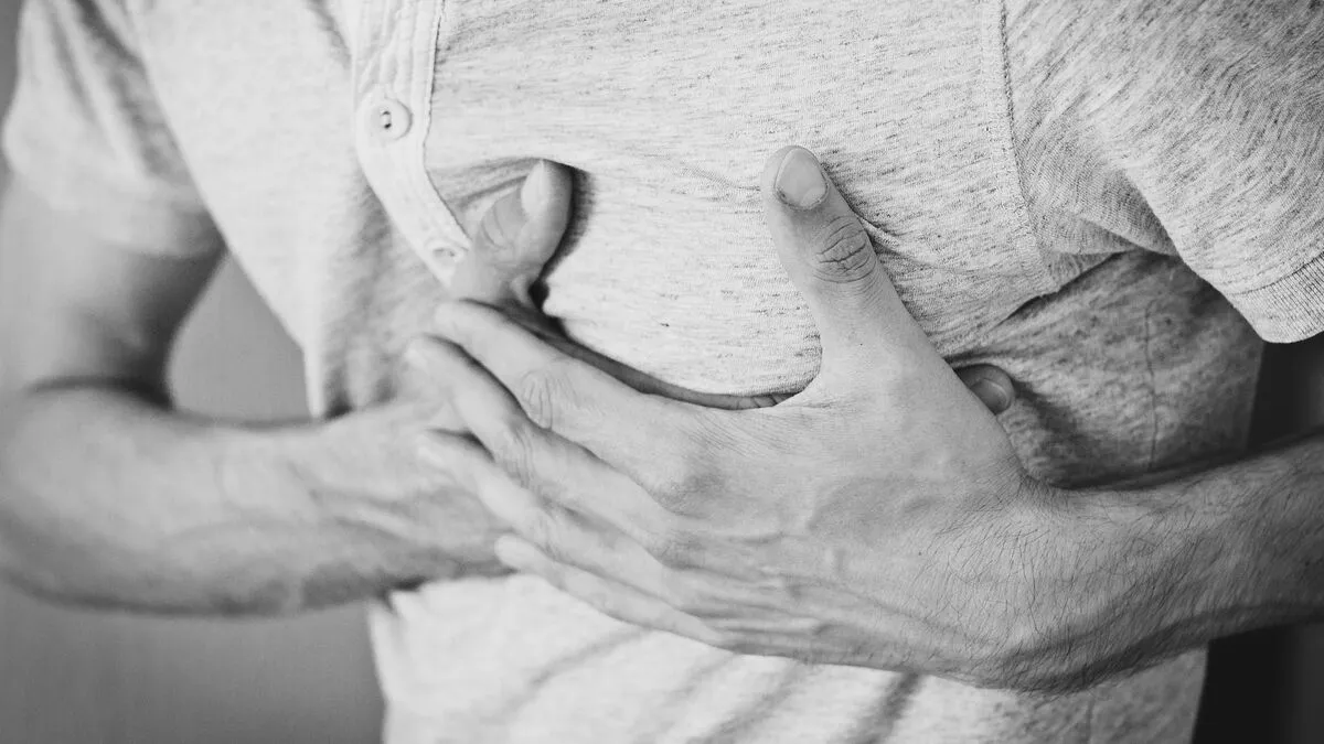 alt=A 64 éves férfi váratlanul összeesett a családi kertben