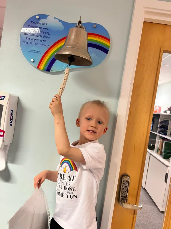 Még csak hat éves, de már harmadszorra küzd a ritka fajta rákkal a kis Tommy