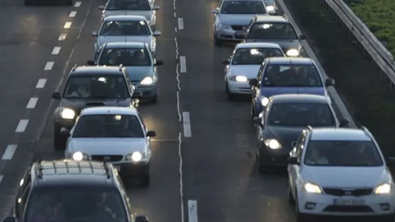 Most jött: Nagy baj történt az autópályán Budapest felé