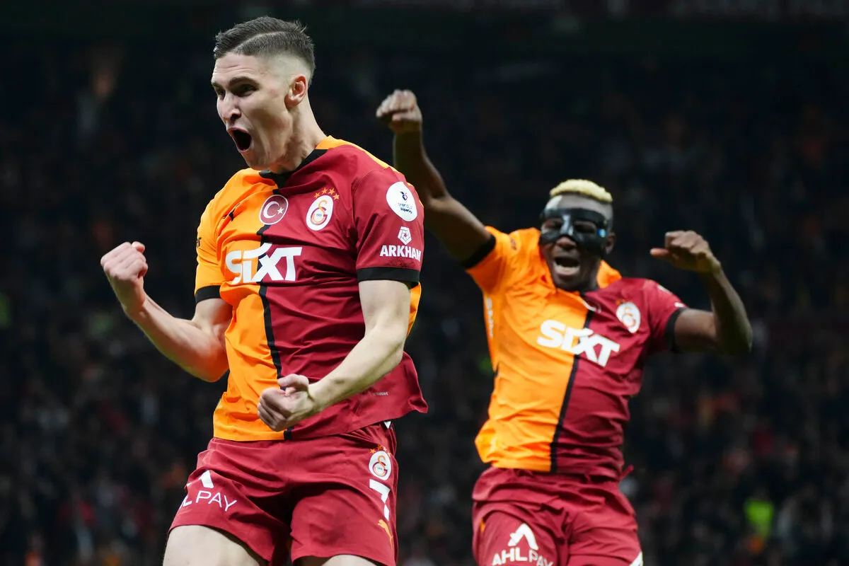 Sallai klubja szédítő summát fizetne Osimhenért (a háttérben), és újabb sztárokat csábít