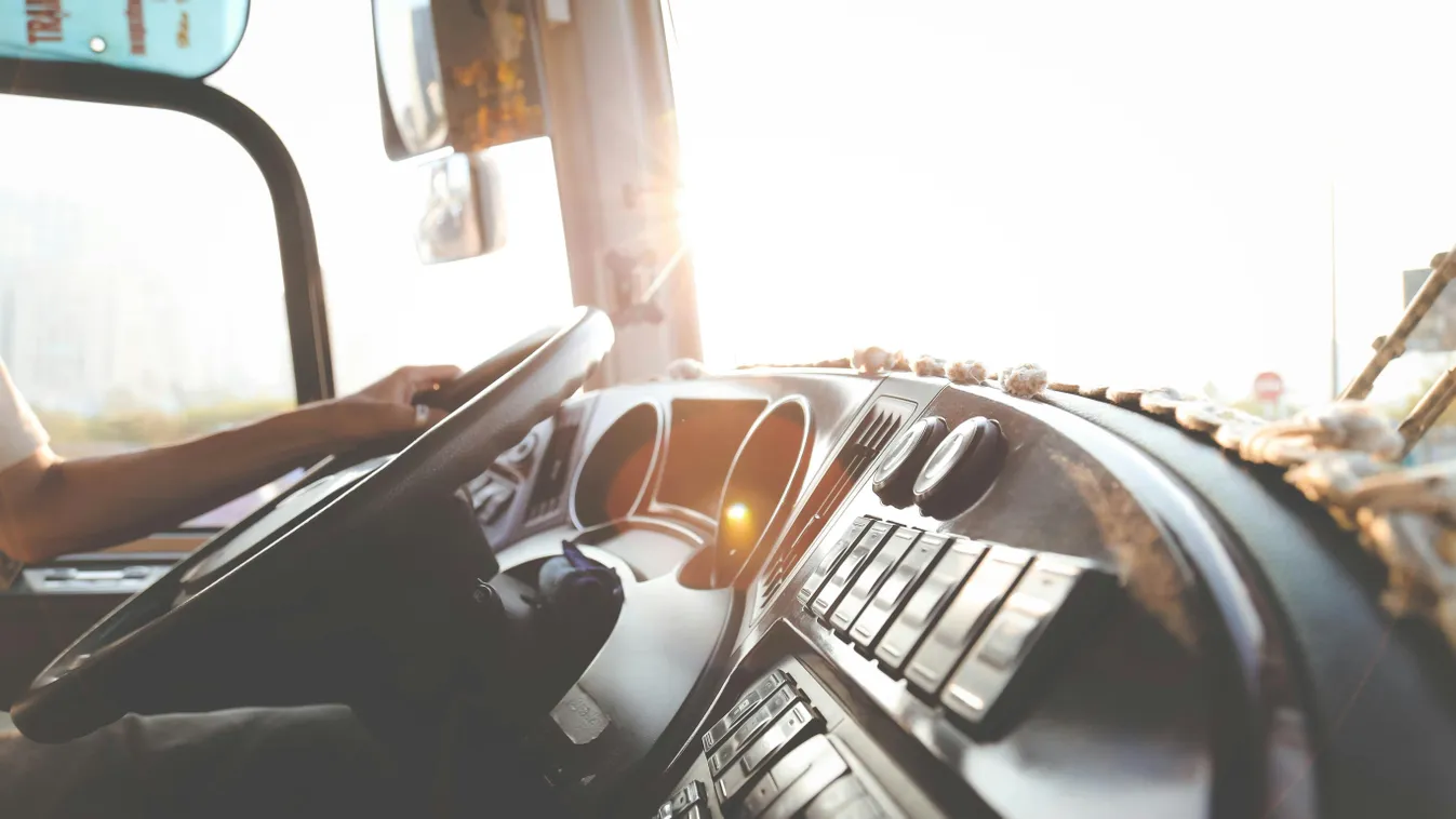 Ezen a buszon megszűnik az első ajtós felszállás