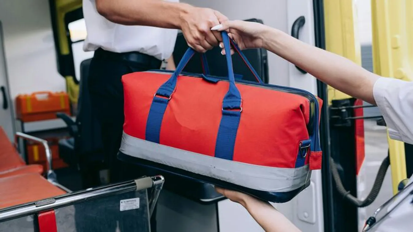 Magyar kamionos gyűrte maga alá az osztrák motorost