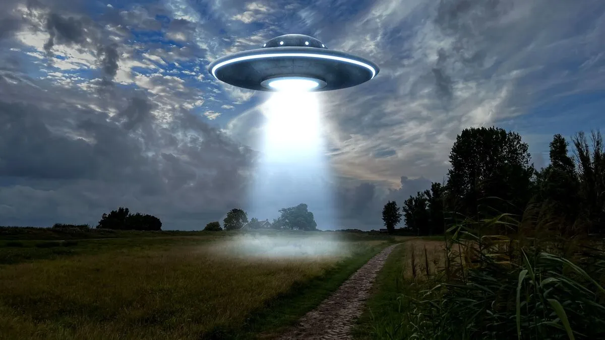 Híres focista baratnője készítette az eddigi legjobb UFO videót