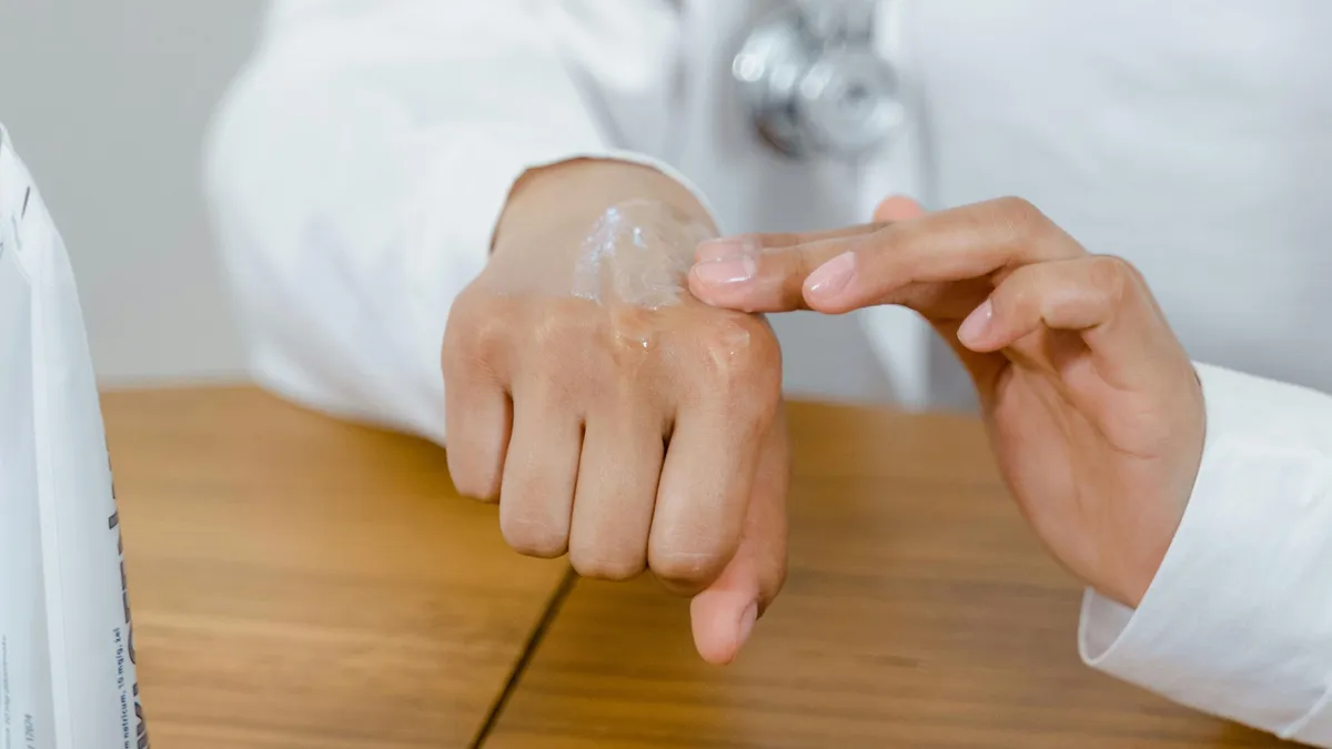 A szteroidos krém borzalmas mellékhatásokat okozott 