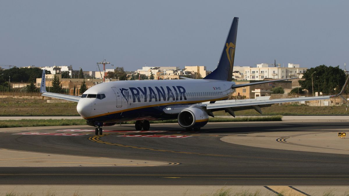 alt=Többen megsérültek az indulás előtti pillanatokban, amikor a tűzriadó megszólalt a Ryanair-gépen 