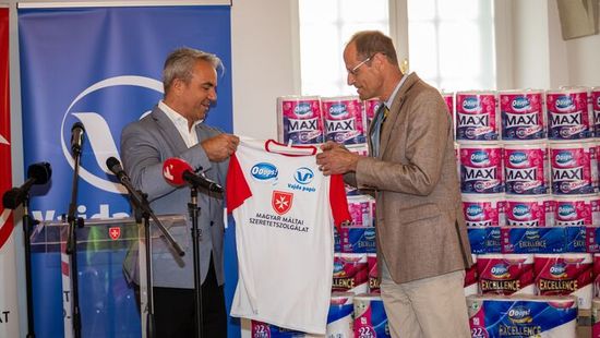Több ezer hátrányos helyzetű gyerek kapott váratlan ajándékot, egy évig erre nem lesz gondjuk