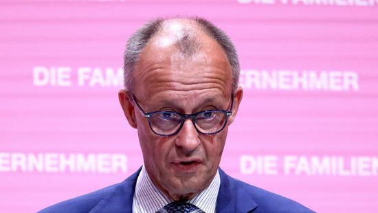 Merz kancellár a Pride-zászlóról: a Bundestag nem cirkusz, ahol mindenféle zászlót kitehetnek