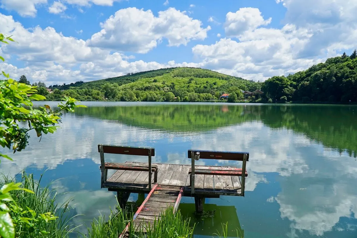 Wooden,Pier,On,A,Lake,With,Beautiful,View,In,Bánk,