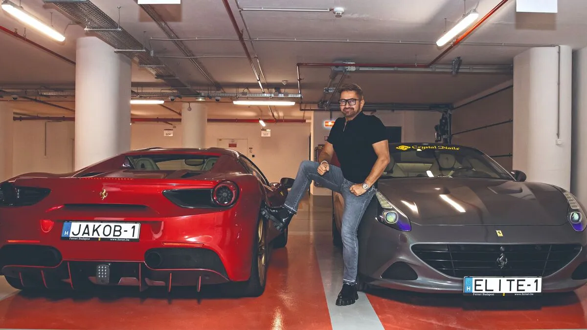 Galéria - Sztárok és iszonyat drága luxusautóik - RIPOST
