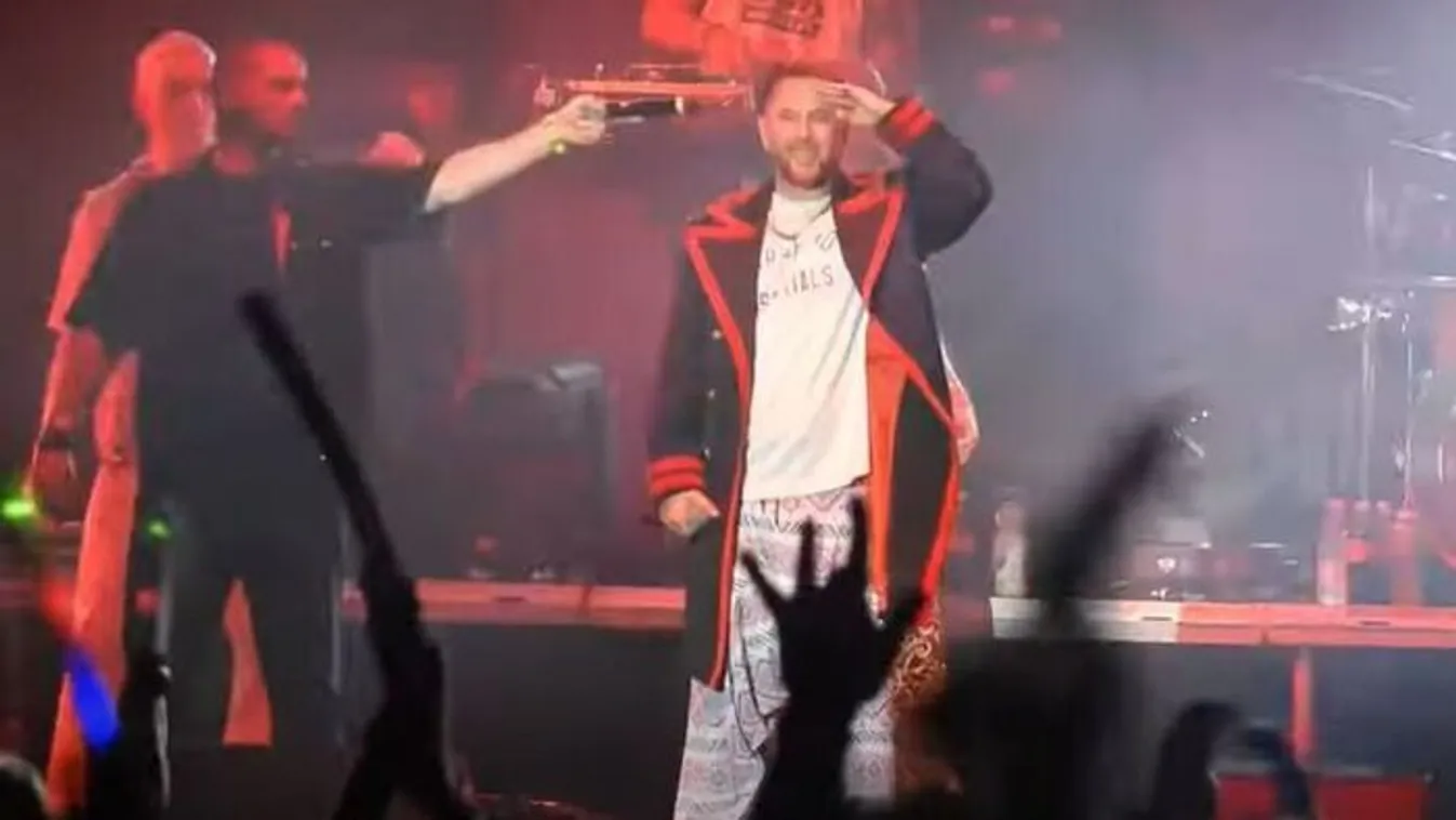 Hisztizik Majka, rímelt is egyet: Még neki áll feljebb