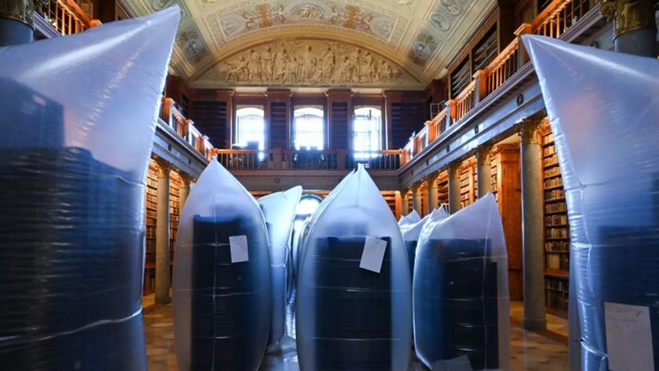 Pannonhalmán űrtechnológiát is bevetnek a rovarirtáshoz