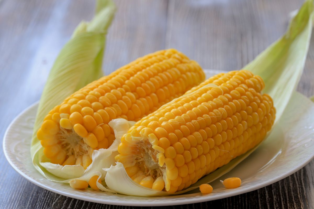 A tökéletes főtt kukorica elkészítése nem ördöngösség. 