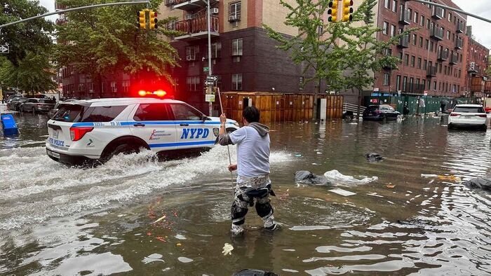 Villámárvizek árasztották el New Yorkot
