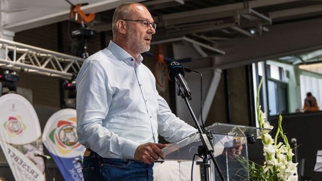 Zsigó Róbert: Szeptember 1. és október 15. között kézbesítik az élelmiszer-utalványt a nyugdíjasoknak