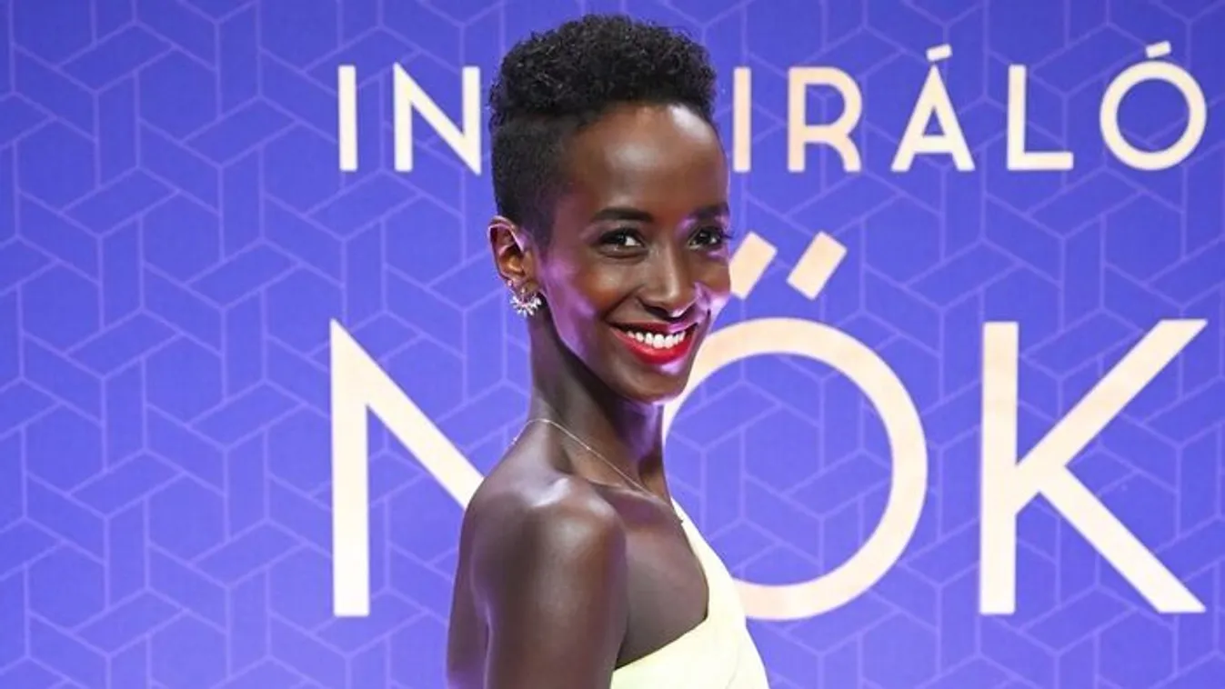 Megszületett az Ázsia Expressz sztárjának kisfia