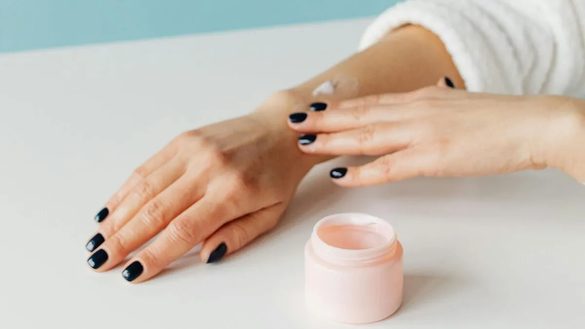 alt=A nő úgy érezte sokkal komolyabb a bőrproblémája, mint ahogy azt az orvosok látják 