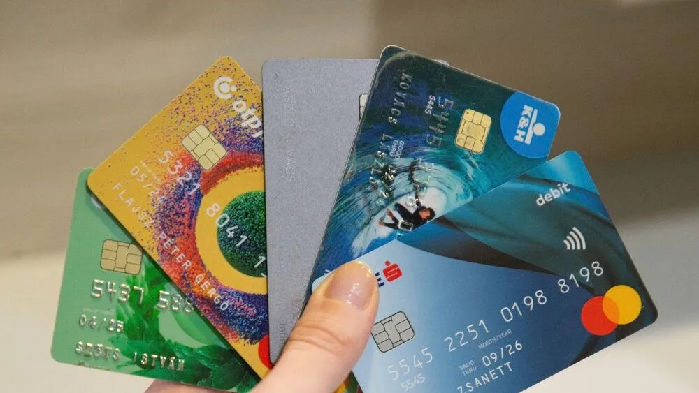 bankkartya illusztracio, diákszámla,