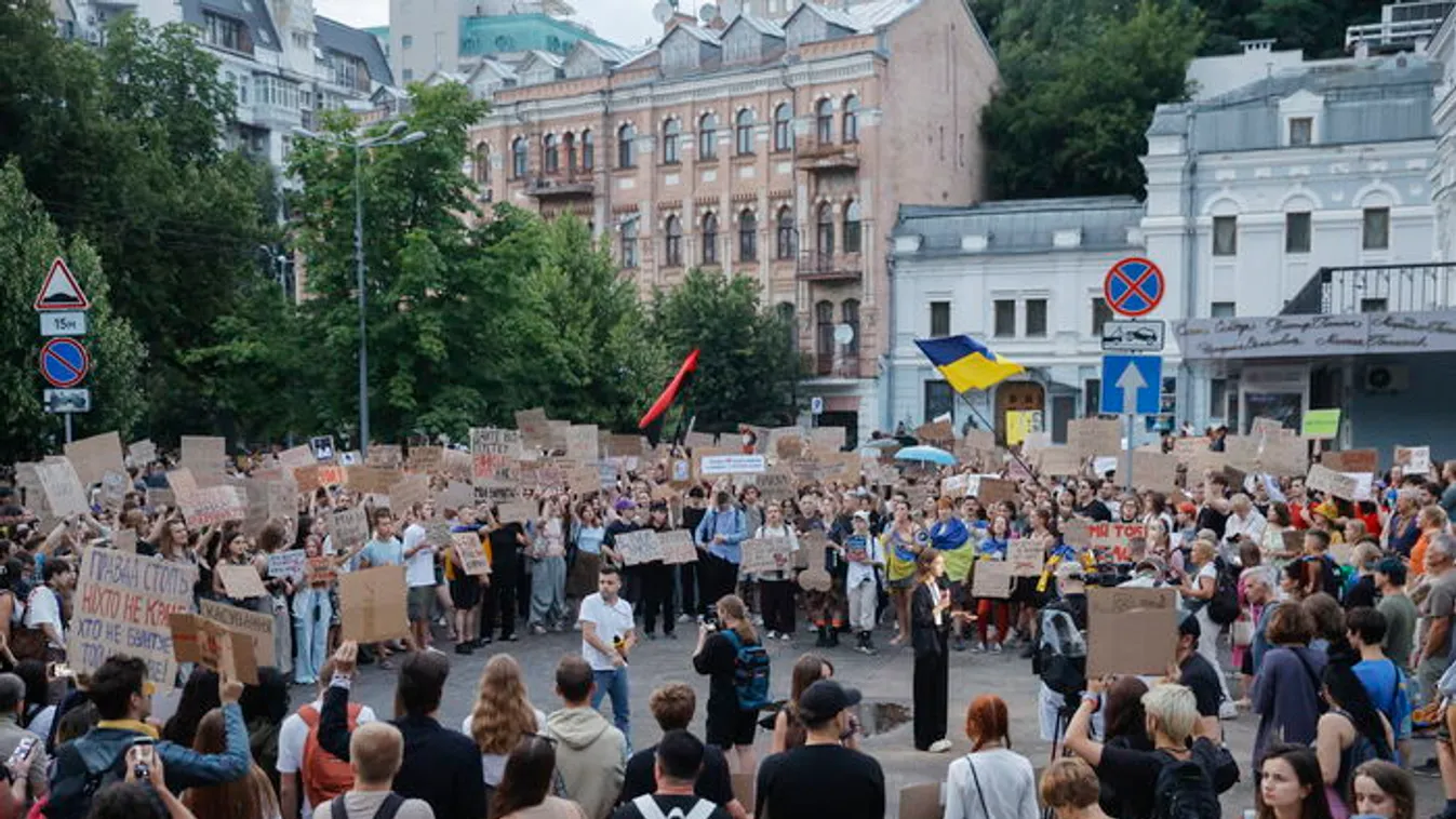 Zelenszkij és klánja pánikol a tüntetések miatt