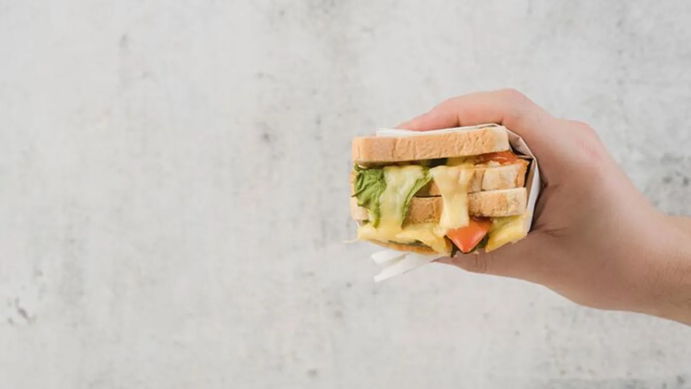 Csak egy fahéjdarabnak tűnt – „Mozgott a számban!”